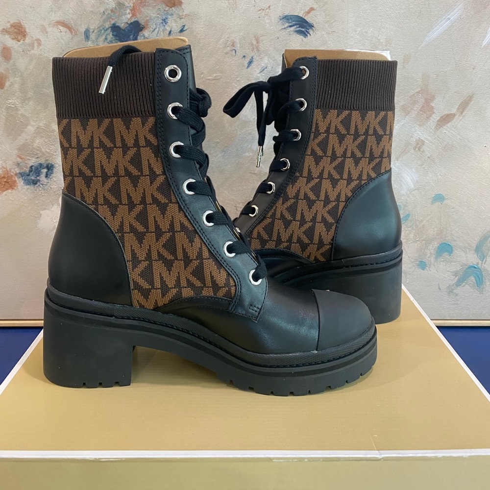 NEW - Michael Kors Brea Bootie Black and Brown Lace-Up Boots. Durable beauty!